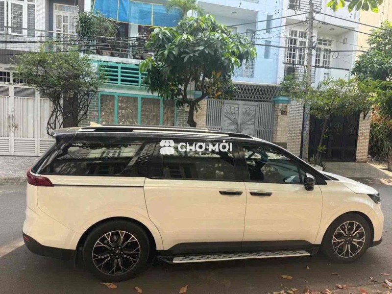 Kia Carnival 2022 2.2D Luxury 8 chỗ - 9 km