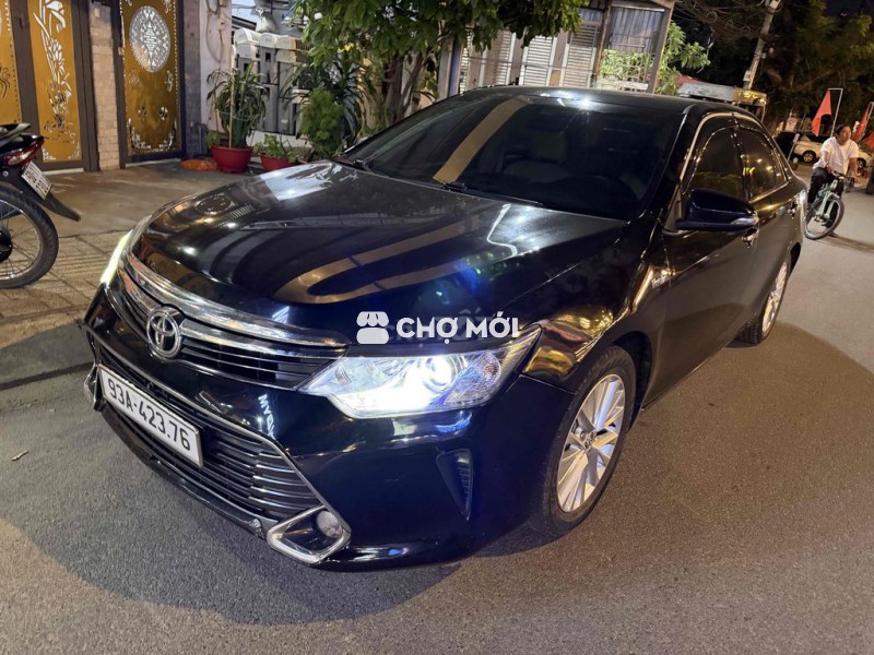 Toyota Camry 2017 2.0E Màu đen Sang trọng