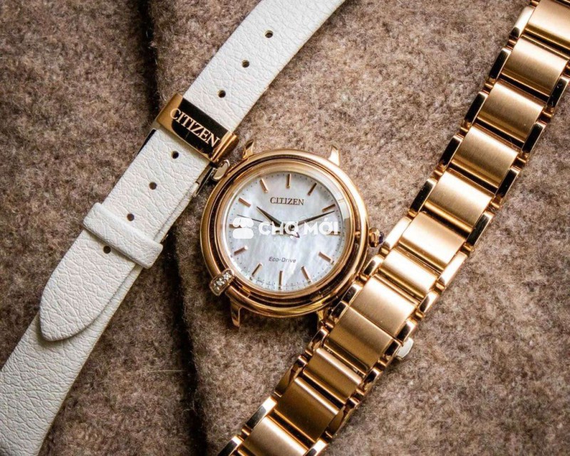 Mua 1 được 2 ttặng ngay dây da chính hãng