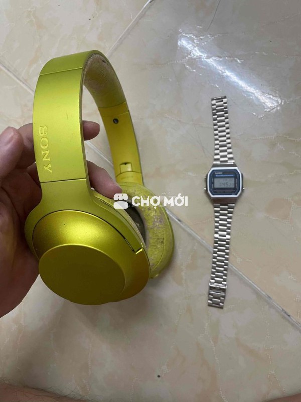 Đồng hồ casio còn đẹp kèm tai nghe Sony mút hơi tr