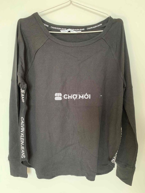 Áo thun dài tay Calvin Klein nữ