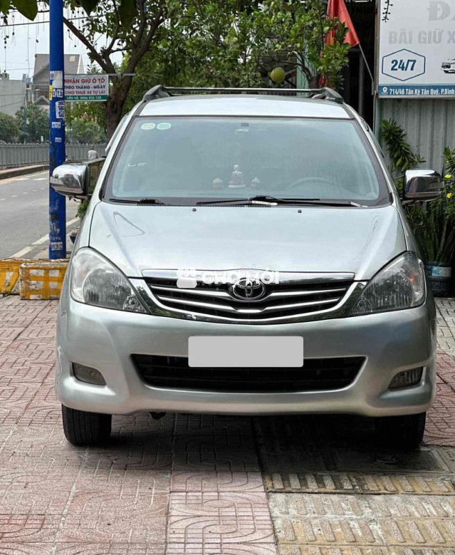 Toyota innova 2009 bản V