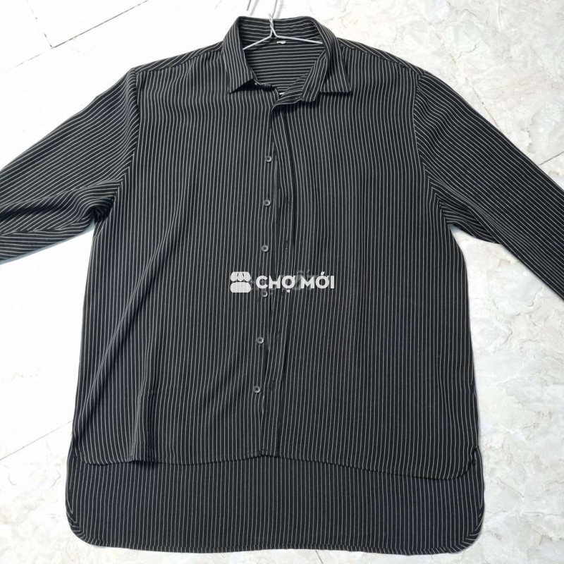 Áo sơ mi vải rộng rãi