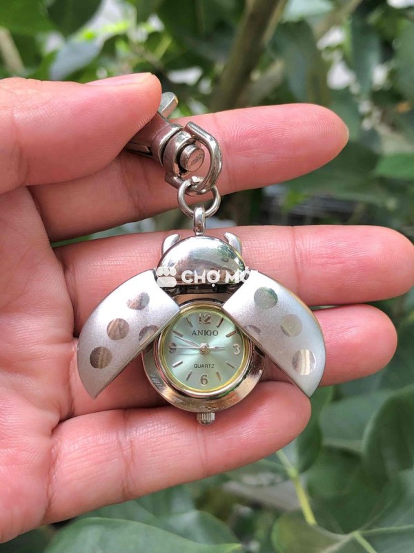 Đồng hồ móc khoá Japan hình bọ cánh cam mới 98%