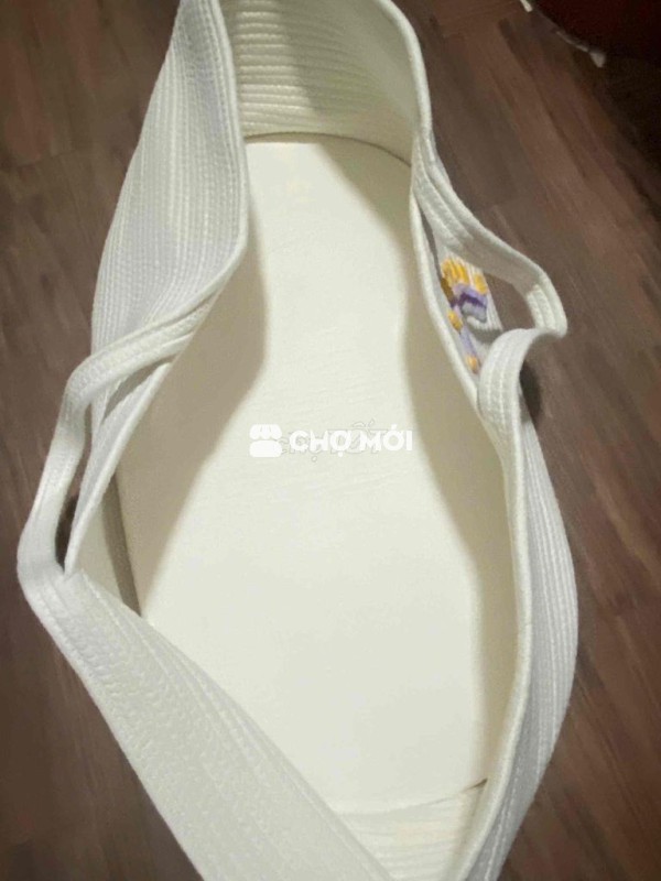 giỏ + đệm xách bé đi chơi