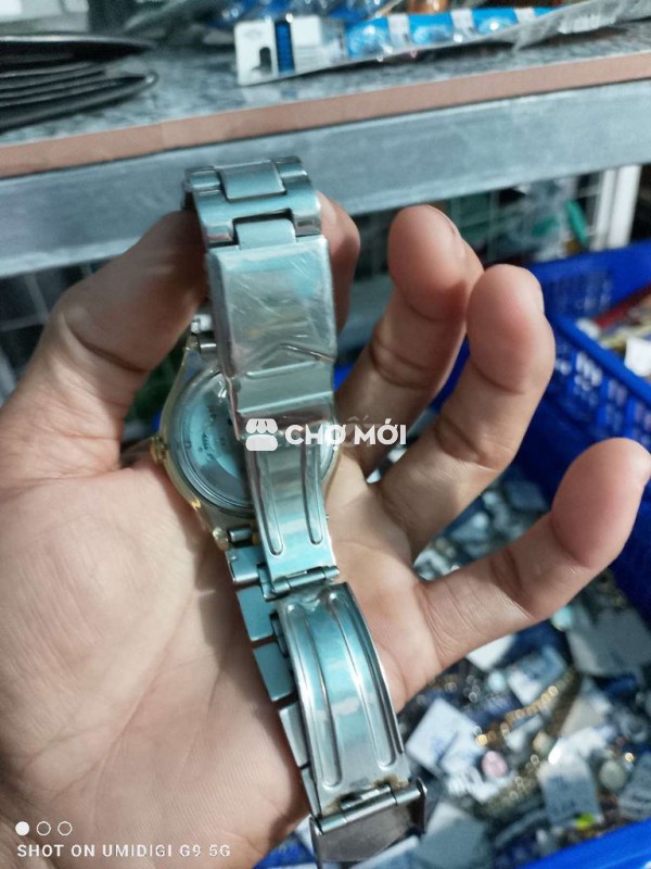 Đồng hồ Swatch Kim loại Bạc