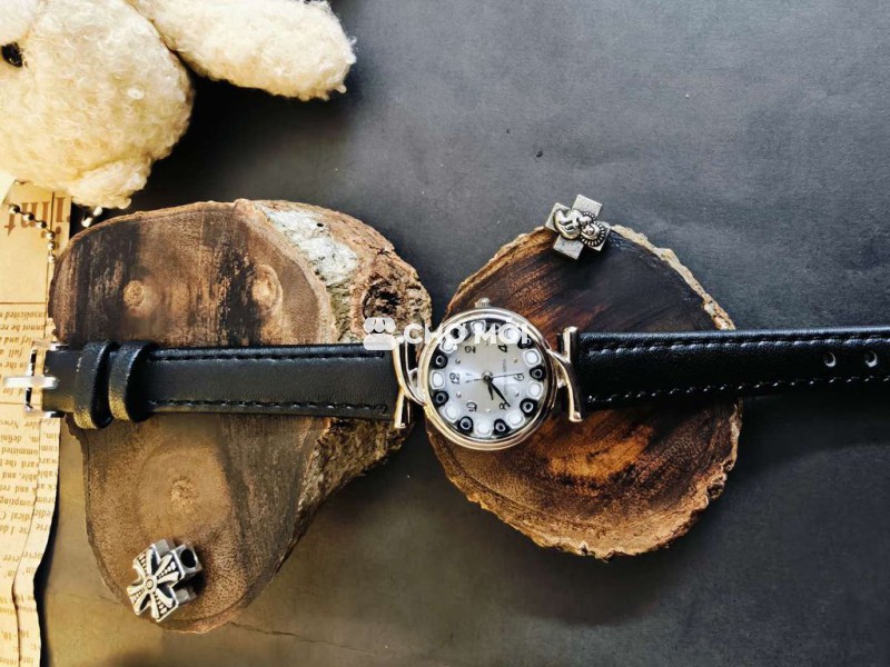 Đồng hồ đeo tay nữ Thép, Dây da