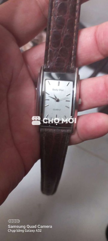 Đồng hồ đeo tay Body Max Nhật Bản