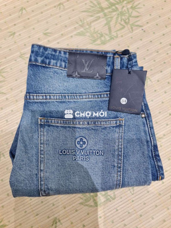 Jean LV sz 34 mới luôn.