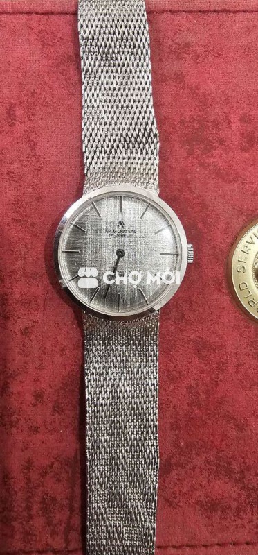 1 chiếc Cót Thụy màu bạc cực đẹp