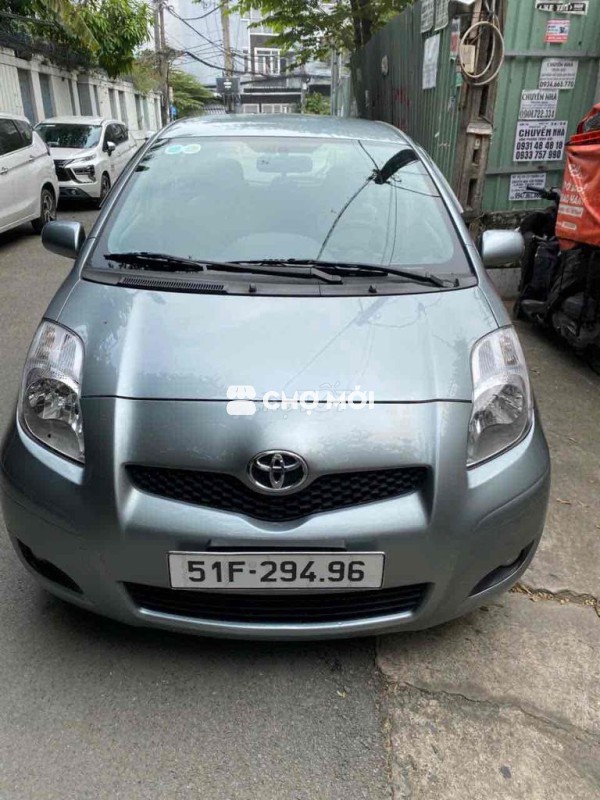Toyota Yaris 2010 1.3 AT - 98000 km