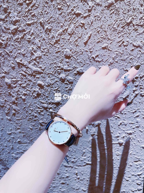 Xả kho Đồng hồ Dw nữ kèm vòng tay của hãng