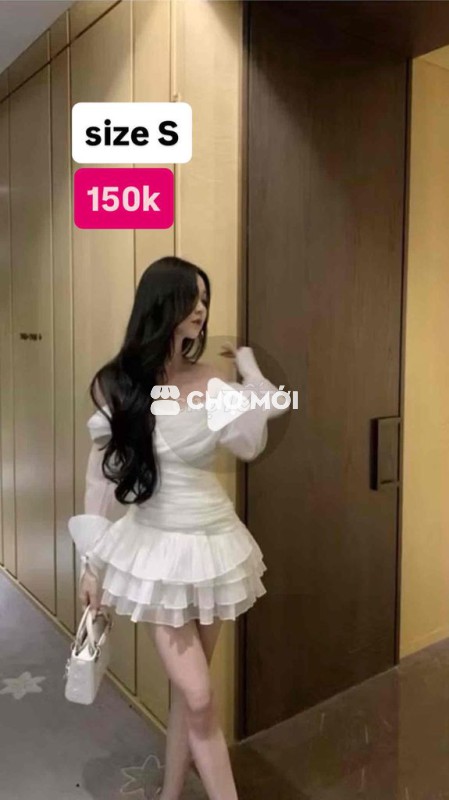 đều chỉ mặc thử một vài lần ở nhà