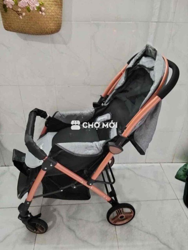 xe đẩy e bé