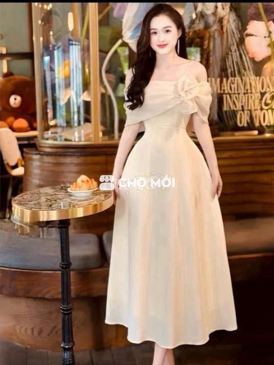 Đầm dài hở vai