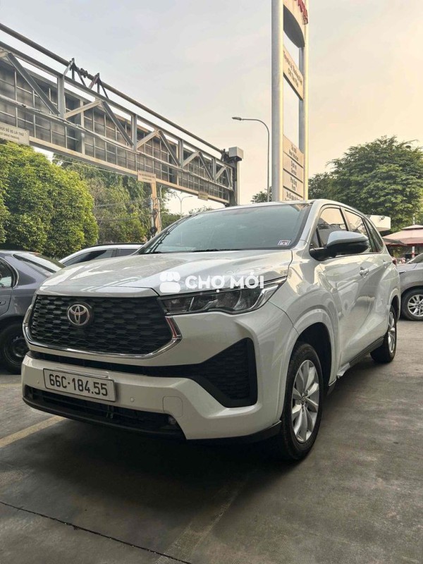 Toyota Innova Cross 2025 2.0V Trắng