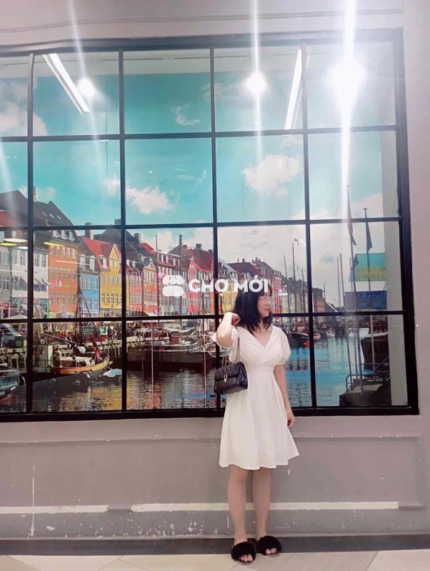 Đầm trắng đan dây