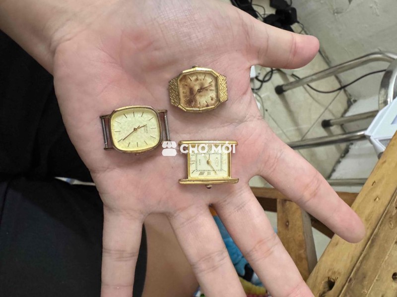 3 cái mặt đồng hồ để tủ lâu rồi ạ