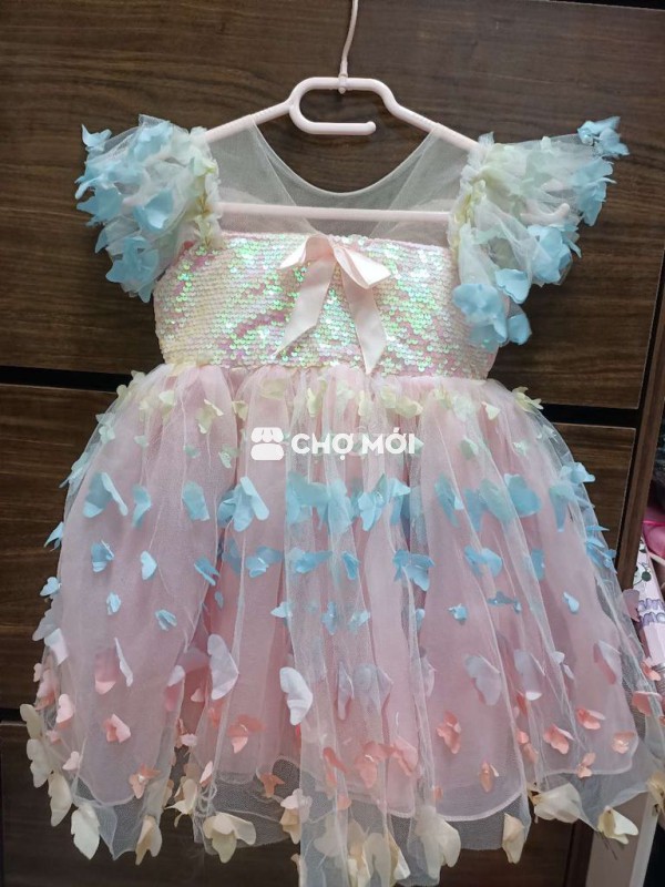 Đầm công chúa mới 90%