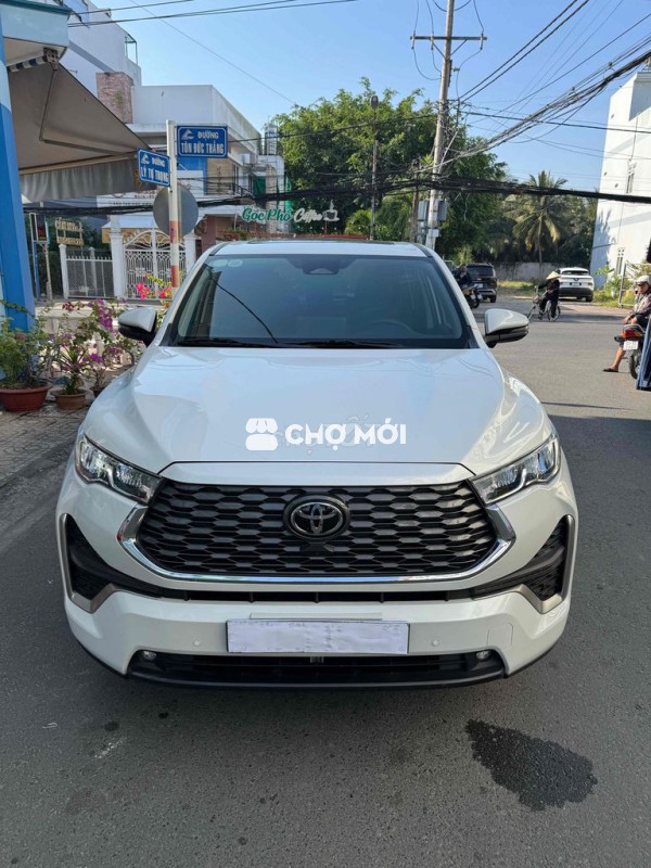 Toyota Innova 2024 Cross HEV 2.0 CVT - 3000 km