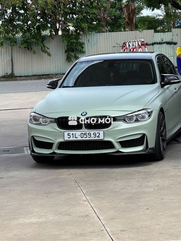 Nhu cầu dổi xe cần bán BMW320i Model2016
