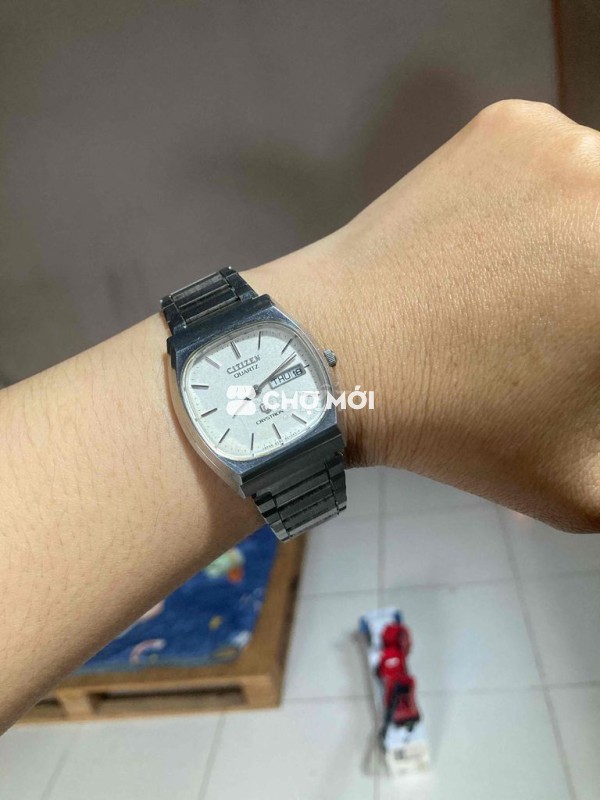 Đồng hồ Citizen Quartz Crystron Nam Kim loại Bạc