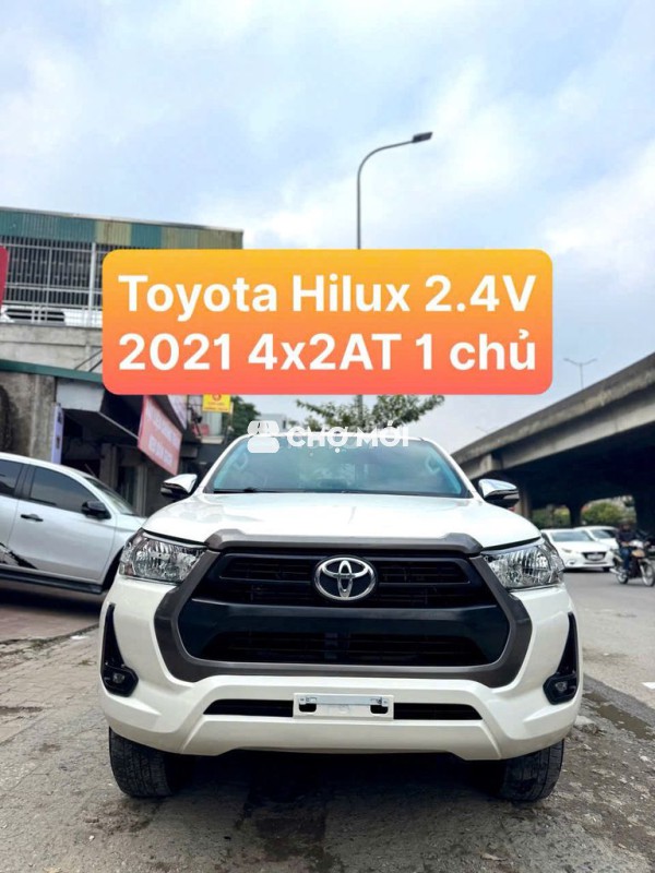Toyota Hilux 2.4V 4x2 AT 2021 1 chủ siêu đẹp