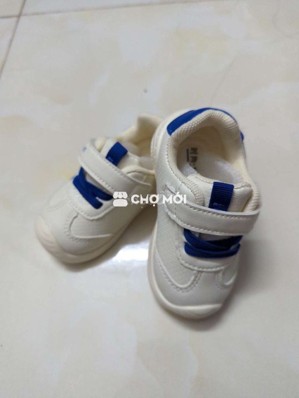 Giày cho bé