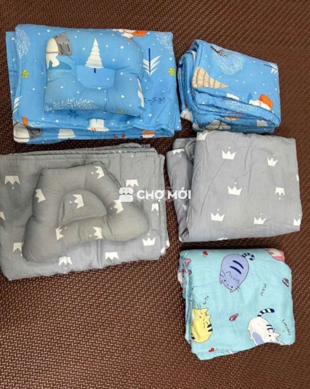 Thanh lý chăn kèm gối đẹp cho bé.