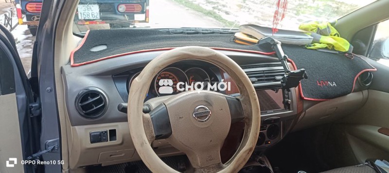 Nissan Livina 2011 Số sàn Xám
