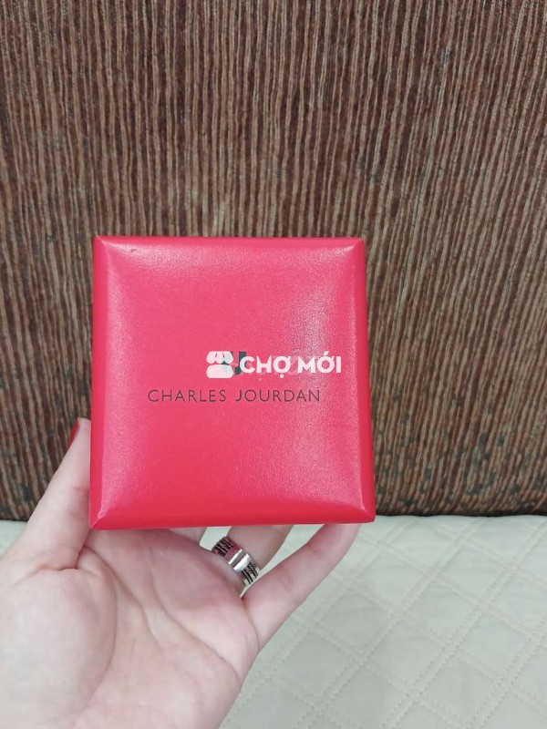 Đồng hồ nữ máy Thụy Sỹ mới nguyên hộp.