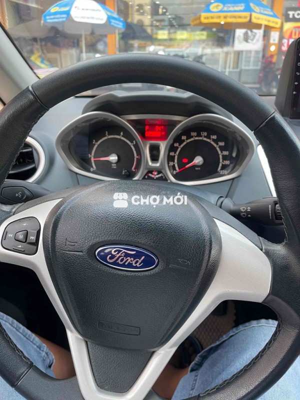 ford fista xe nhà giữ kỹ
