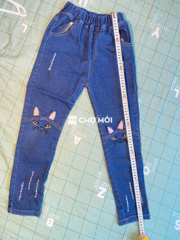 Quần áo bé gái Jean đã sử dụng