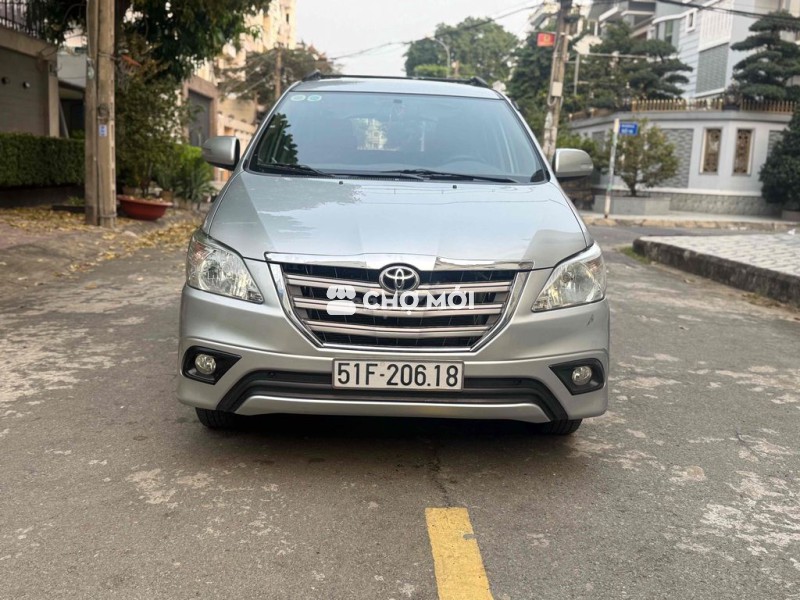 Toyota Innova 2015 2.0G - 120000 km
