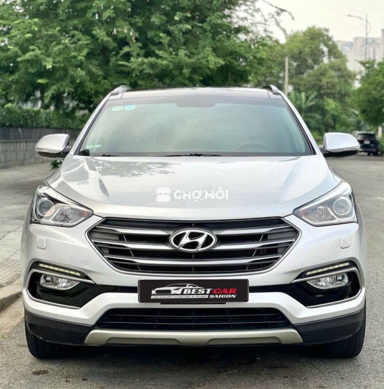 Hyundai Santa Fe 2018 Bạc - 60000 km