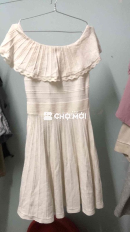 Đầm nữ trắng đã sử dụng