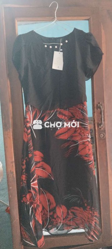 Đầm Nữ Đen Đỏ size L Mới