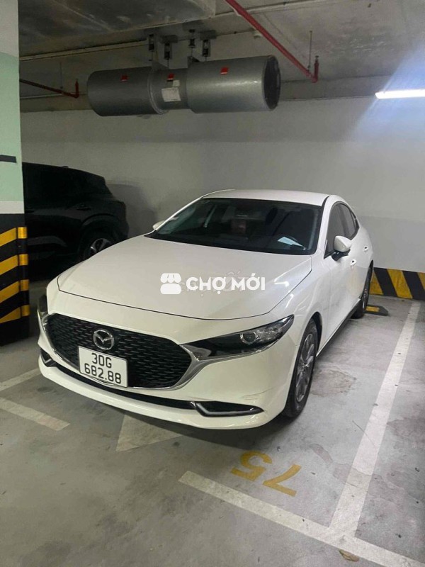 Mazda 3 2020 Sedan 1.5L Luxury - 5600 km