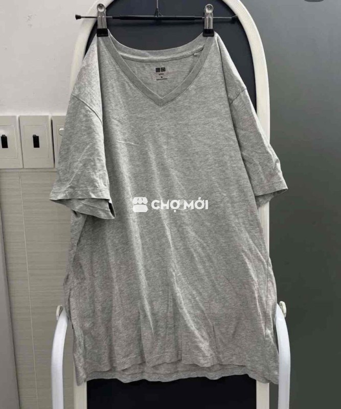 Áo phông Uniqlo cổ V Supima Unisex M