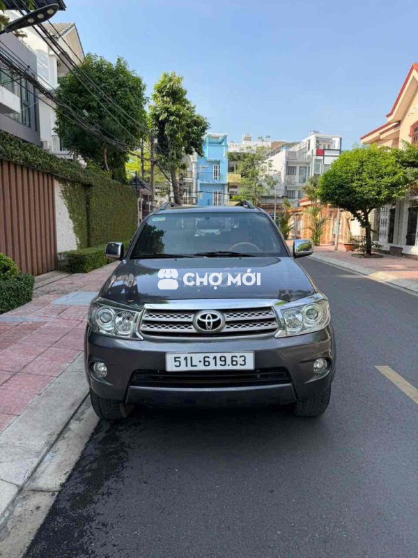 Toyota Foryuner 2.7 V máy xăng số tự động đời 2010