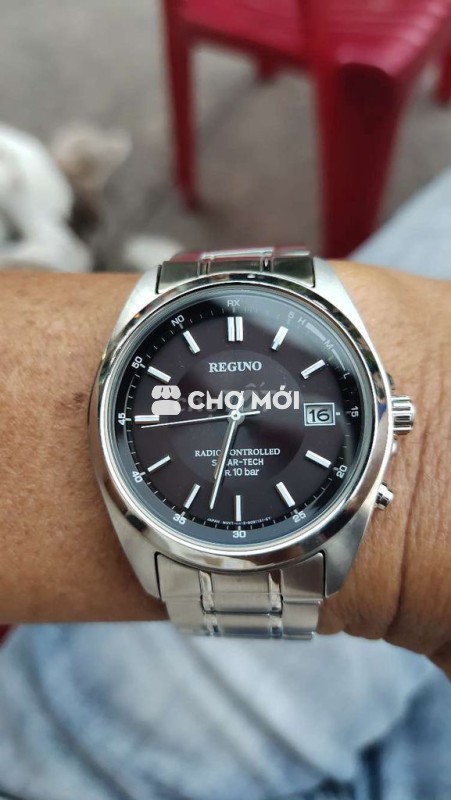 Đồng hồ đeo tay Reguno pin năng lượng bao khỏe