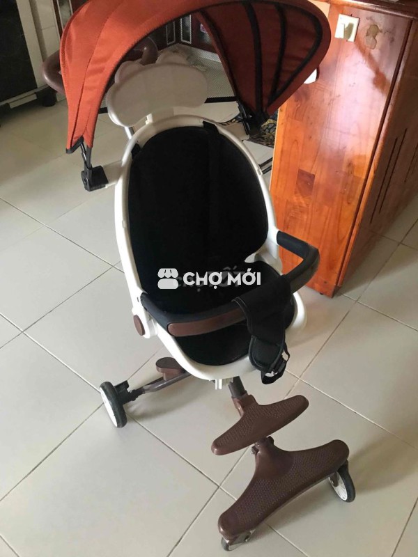 Xe đẩy em bé gấp gọn