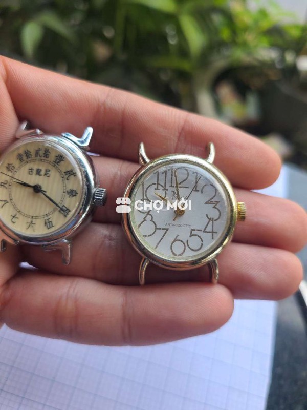 2 chiếc cơ cót Hong Kong