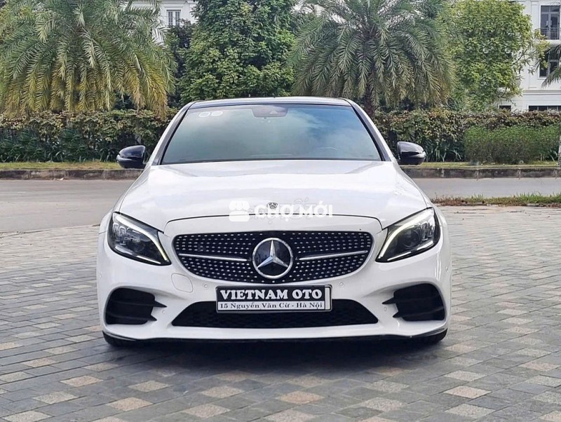 Mercedes Benz Class C300 AMG 2021 Trắng