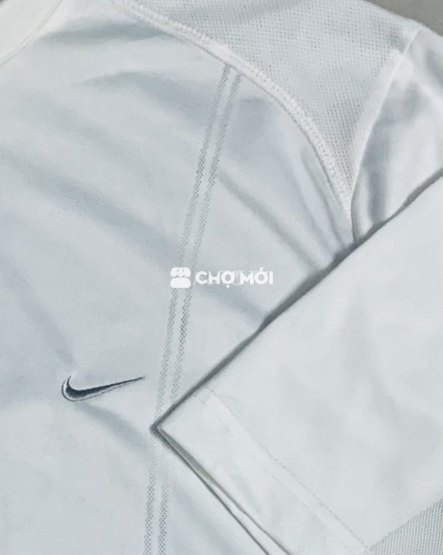 Áo thun Nike chính hãng 100%. Size L. Mới 99%.
