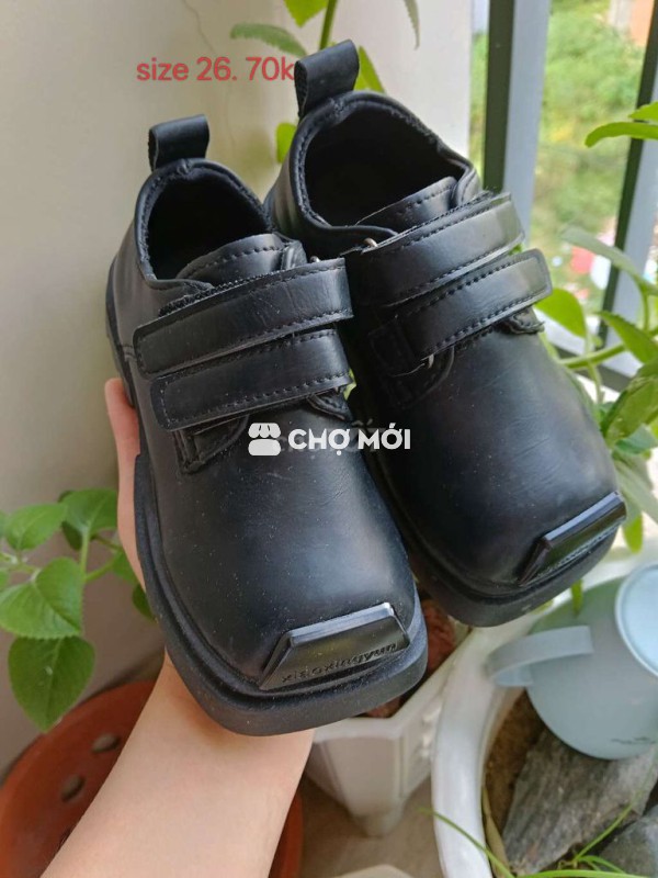 Giày trẻ em