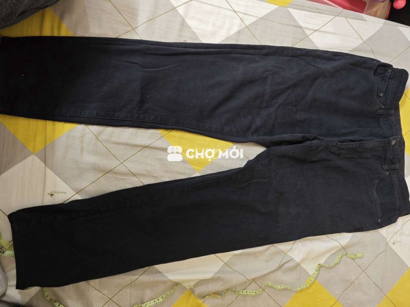 Quần bò Uniqlo nam Slim Đen