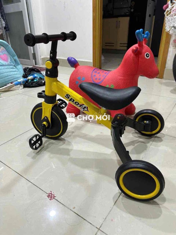 Xe thăng bằng trẻ em Vàng