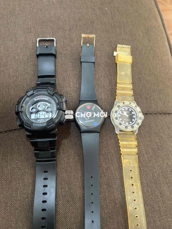 Đồng hồ đeo tay nhựa Đen, vàng