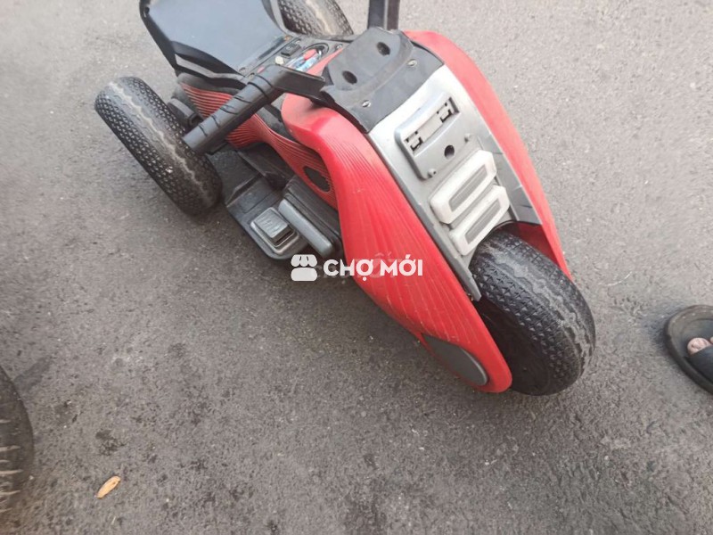 Xe cho bé như hình